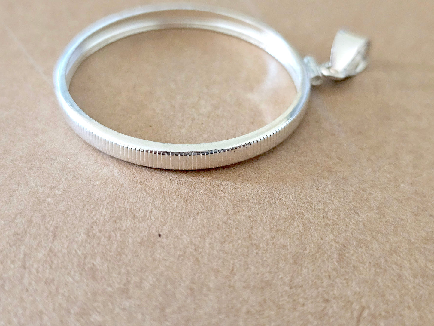 925 Sterling Silver Screw Top Simple Bezel for 38mm 1 Dollar Coins