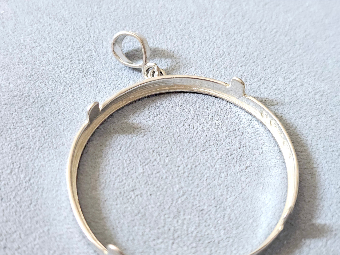 925 Sterling Silver Prong Back Diamond Cut Bezel for 39mm 1 oz Silver Rounds Casino Chips Mexican Cien Pesos Coins