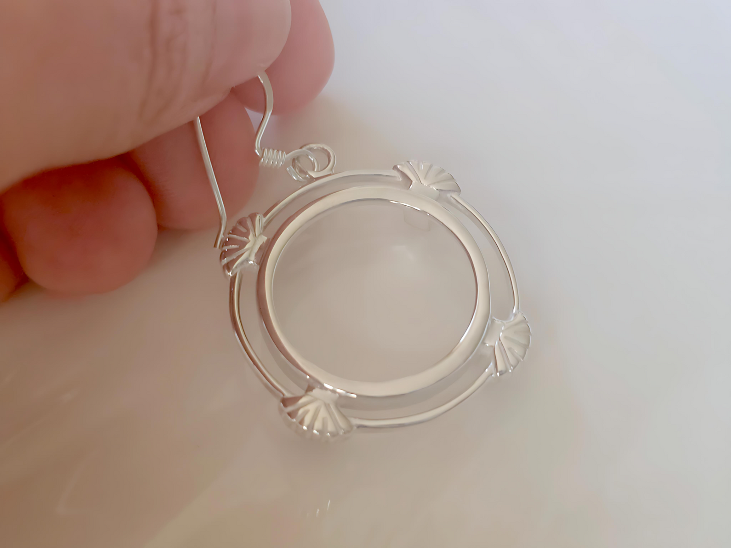 925 Sterling Silver Prong Back Clamshell Edge Bezel Earring for 18mm Dime 10 Cent Coins