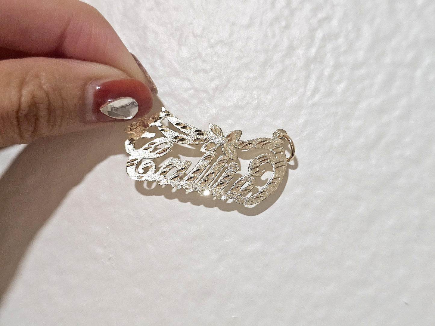 10K Solid Yellow Gold Name Pendant Necklace with Flower Banner