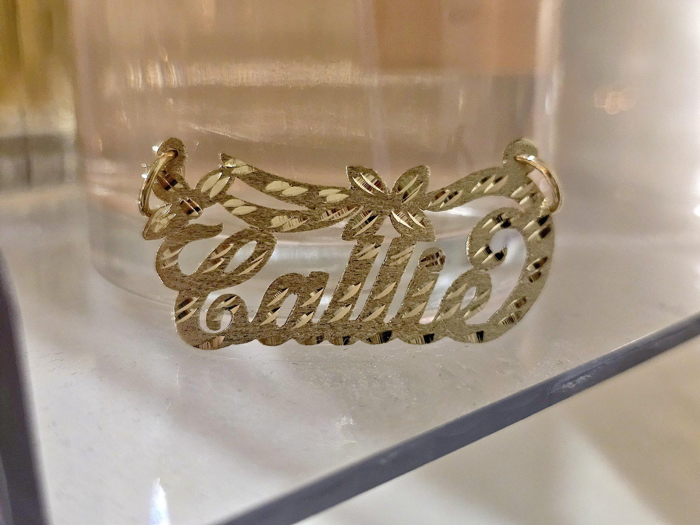 10K Solid Yellow Gold Name Pendant Necklace with Flower Banner