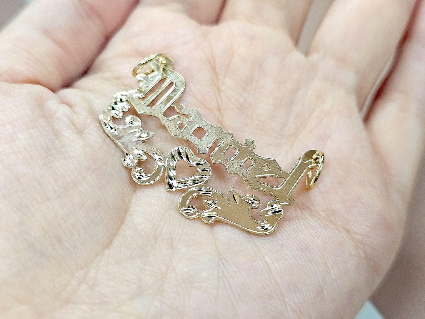 14K Solid Yellow Gold Name Pendant Necklace with Old Text and Heart