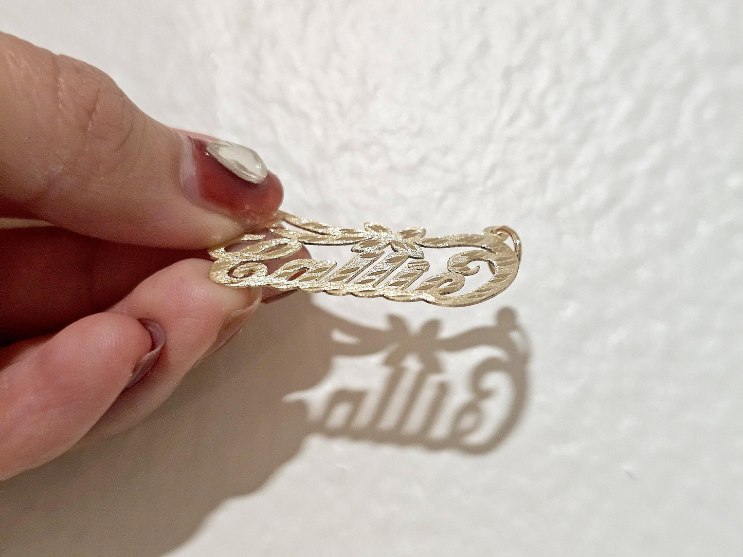 10K Solid Yellow Gold Name Pendant Necklace with Flower Banner