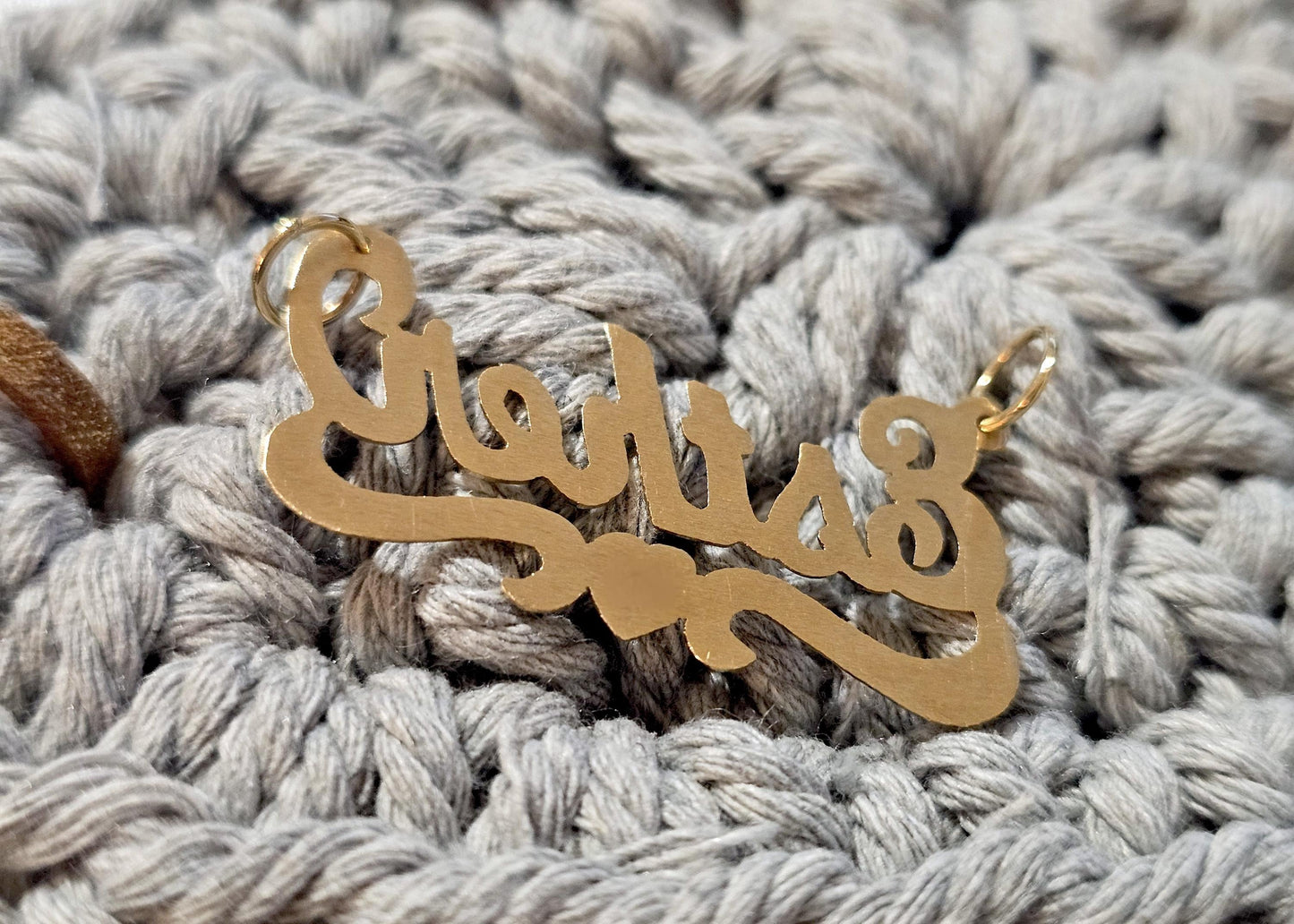 10K Solid Yellow Gold Name Pendant Necklace with Bottom Heart Ribbon