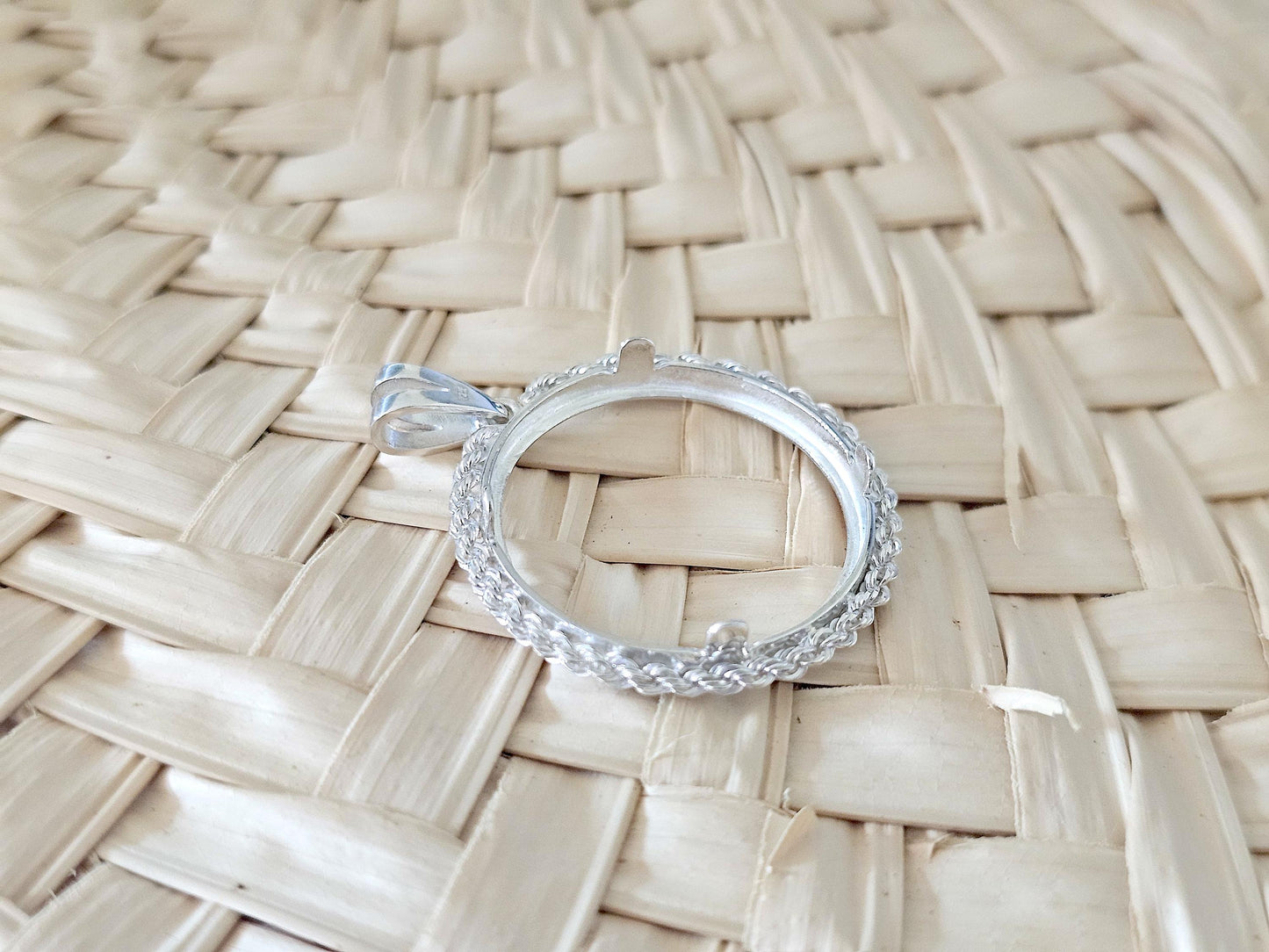 925 Sterling Silver Rope Edge Bezel for 26mm Susan B Anthony Sacagawea Dollar Coins