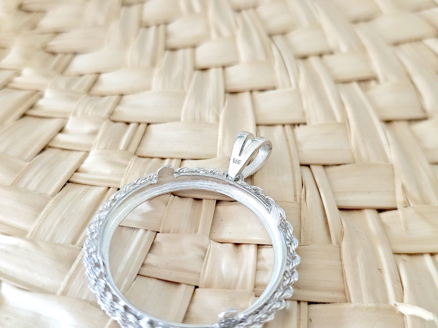 925 Sterling Silver Rope Edge Bezel for 26mm Susan B Anthony Sacagawea Dollar Coins