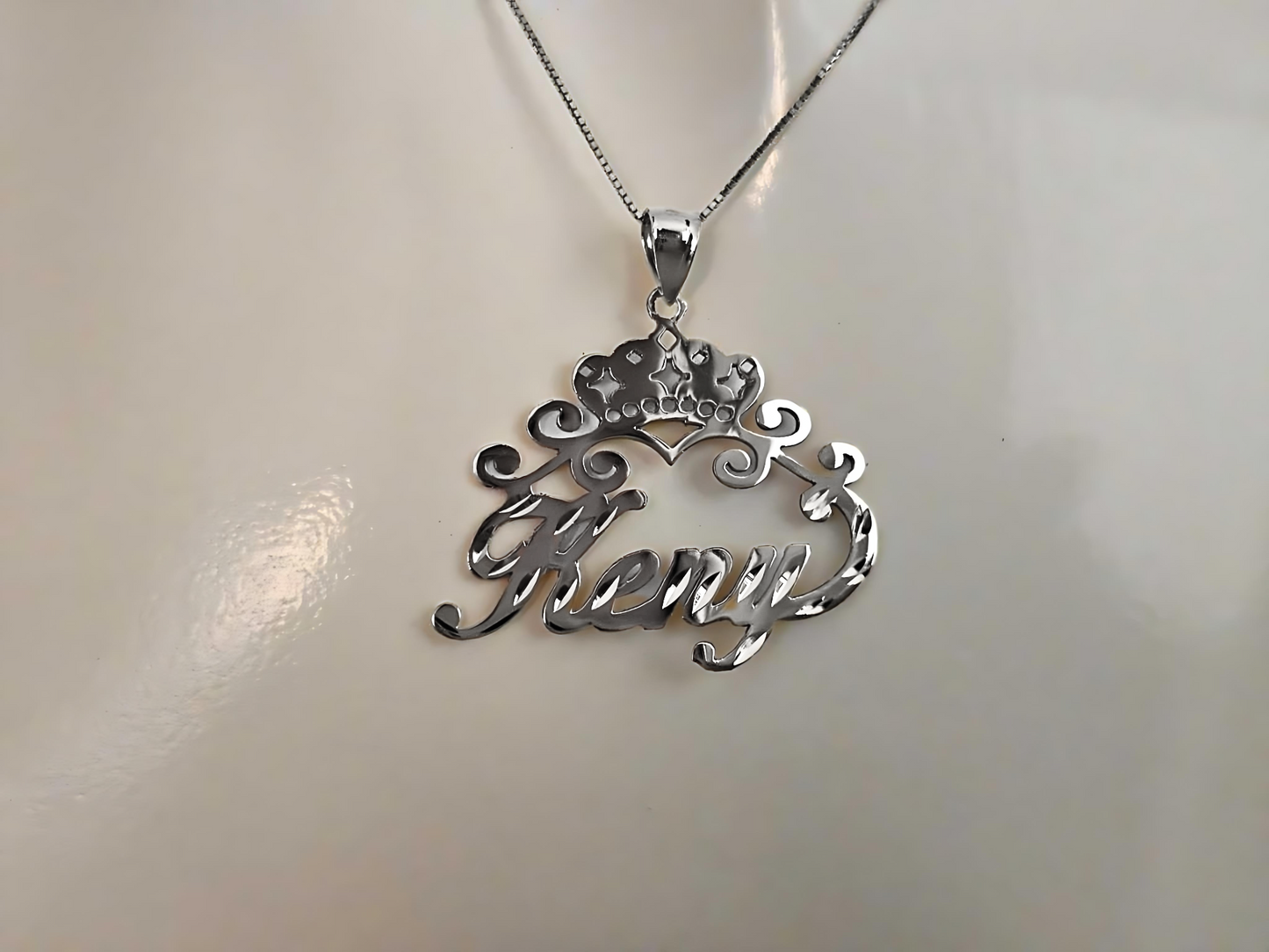 925 Sterling Silver Name Pendant Necklace with Crown