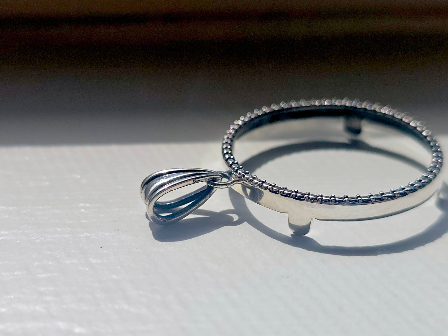 925 Sterling Silver Prong Back Illusion Edge Bezel for 26mm Susan B Anthony Dollar Coin