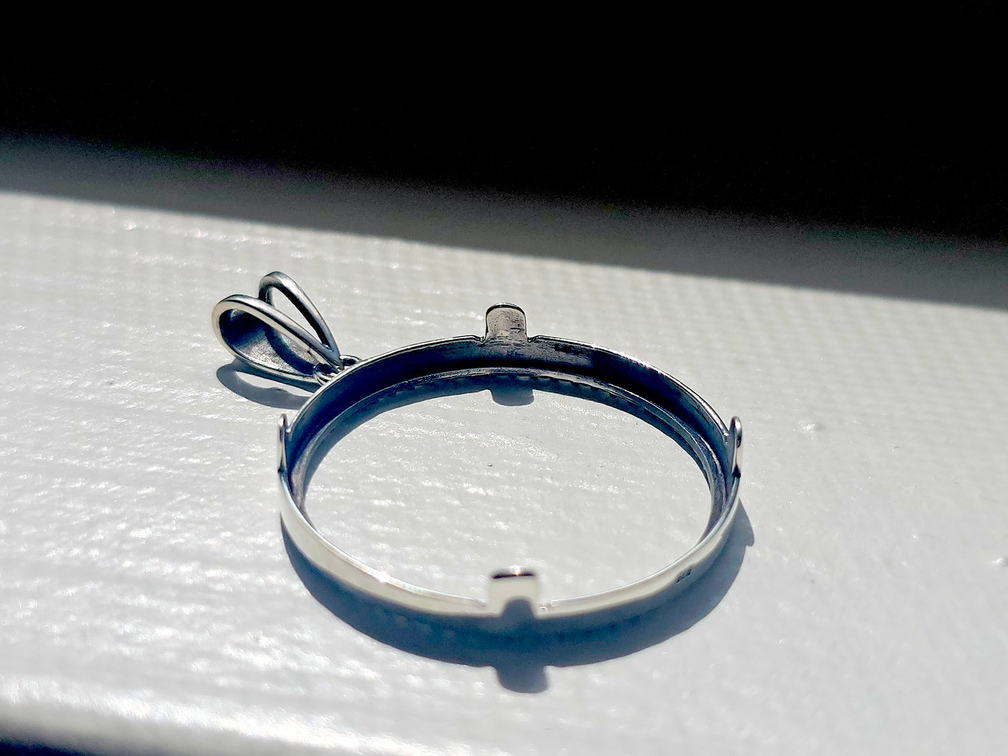 925 Sterling Silver Prong Back Illusion Edge Bezel for 26mm Susan B Anthony Dollar Coin