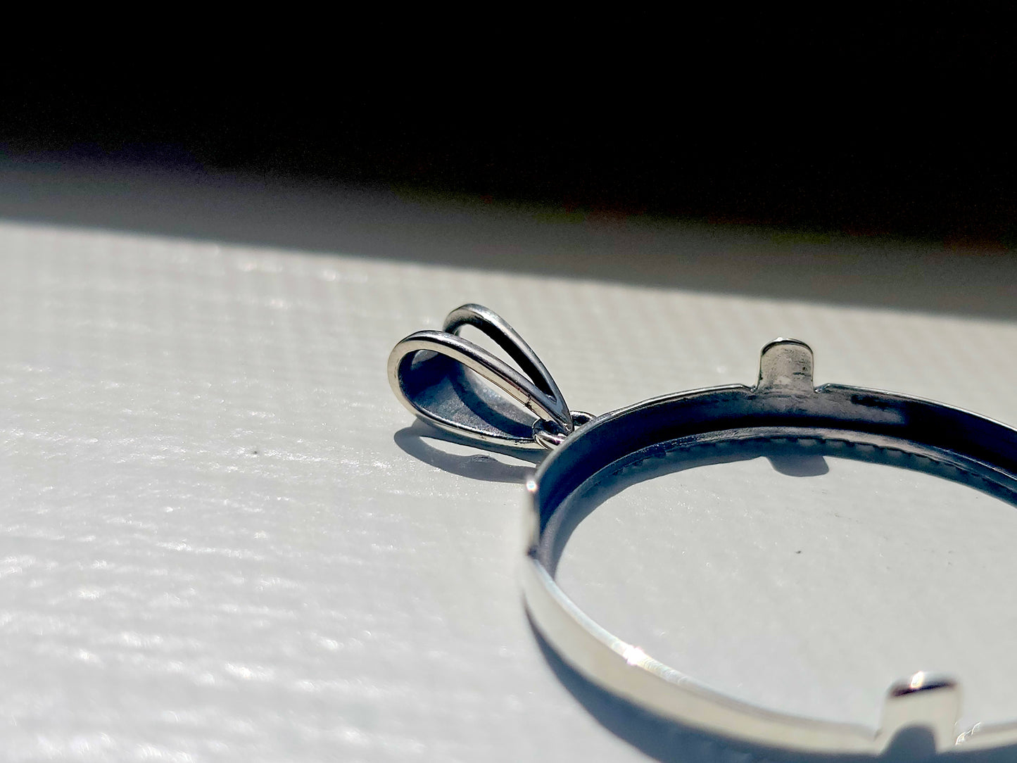 925 Sterling Silver Prong Back Illusion Edge Bezel for 26mm Susan B Anthony Dollar Coin