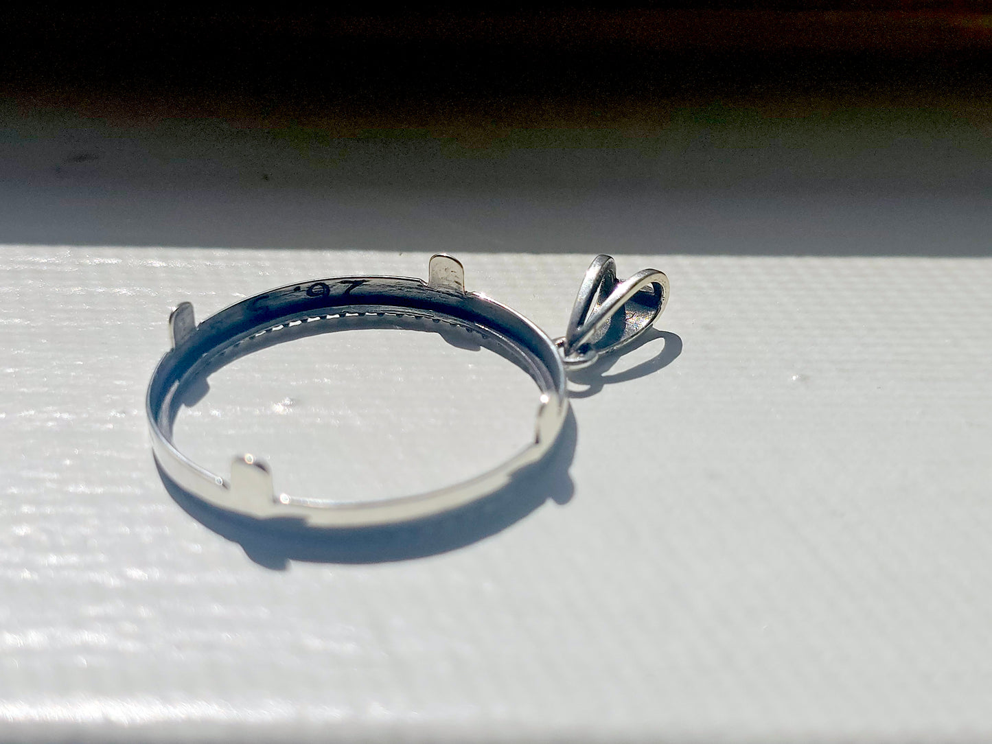 925 Sterling Silver Prong Back Illusion Edge Bezel for 26mm Susan B Anthony Dollar Coin