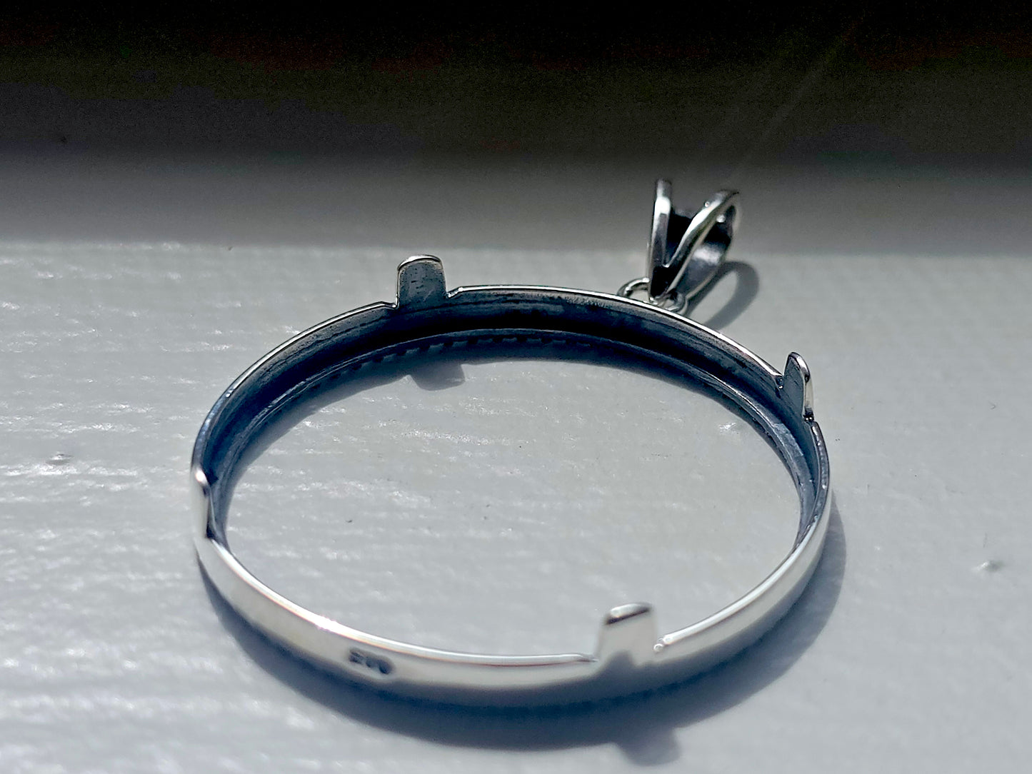 925 Sterling Silver Prong Back Illusion Edge Bezel for 30mm Half Dollar 50 Cents Coins