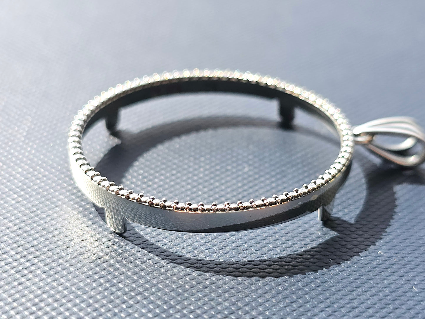 925 Sterling Silver Prong Back Illusion Edge Bezel for 34mm Mexican 1 Peso Coins