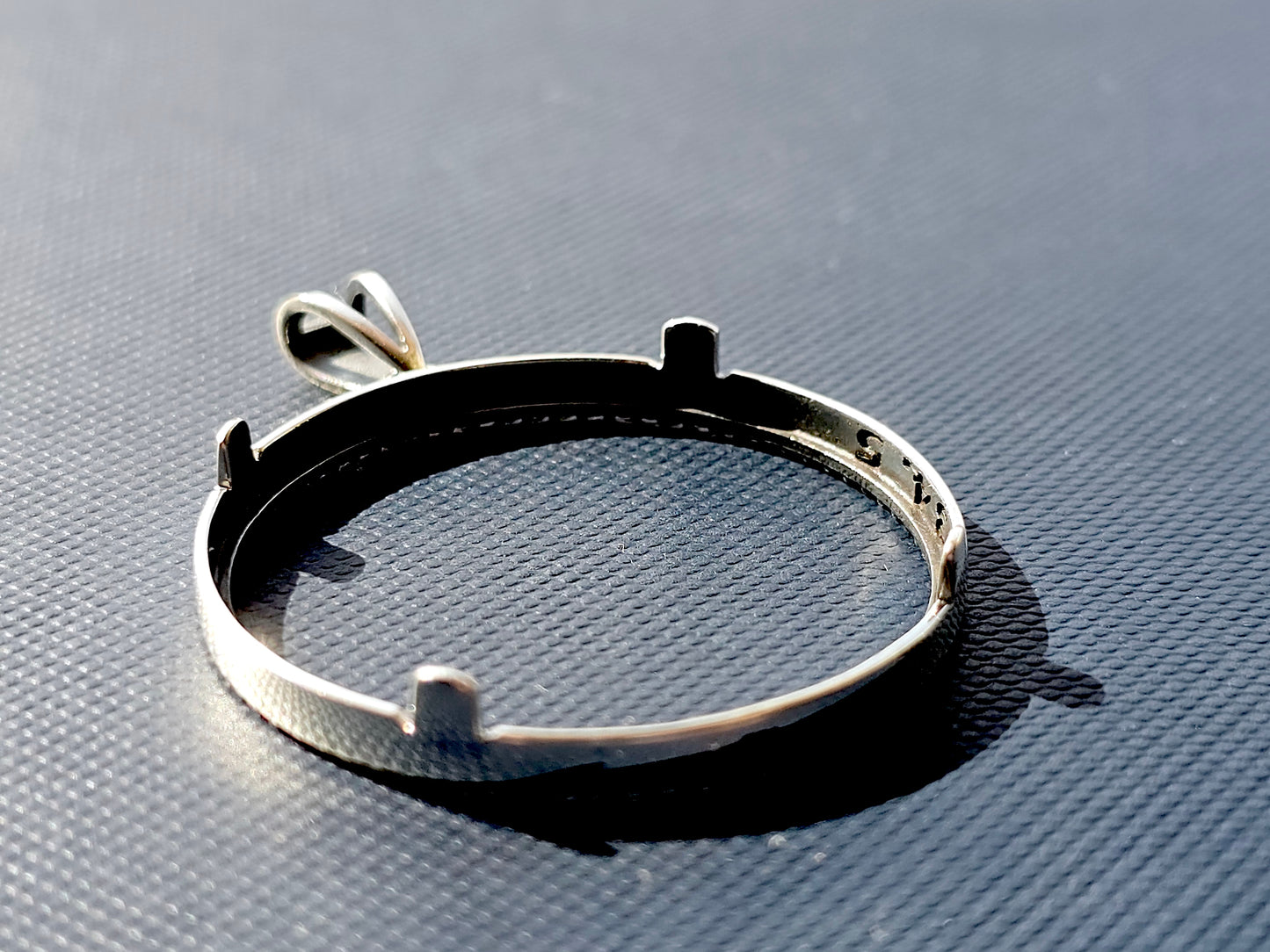 925 Sterling Silver Prong Back Illusion Edge Bezel for 34mm Mexican 1 Peso Coins