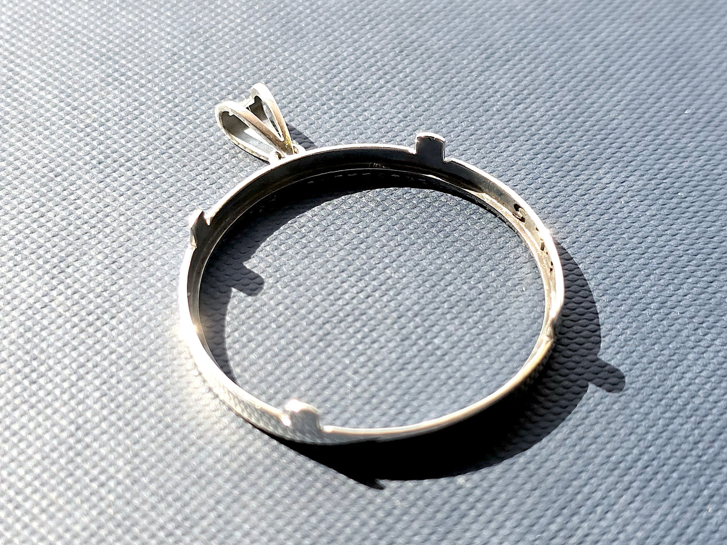 925 Sterling Silver Prong Back Illusion Edge Bezel for 34mm Mexican 1 Peso Coins