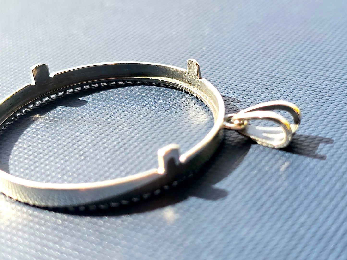 925 Sterling Silver Prong Back Illusion Edge Bezel for 34mm Mexican 1 Peso Coins