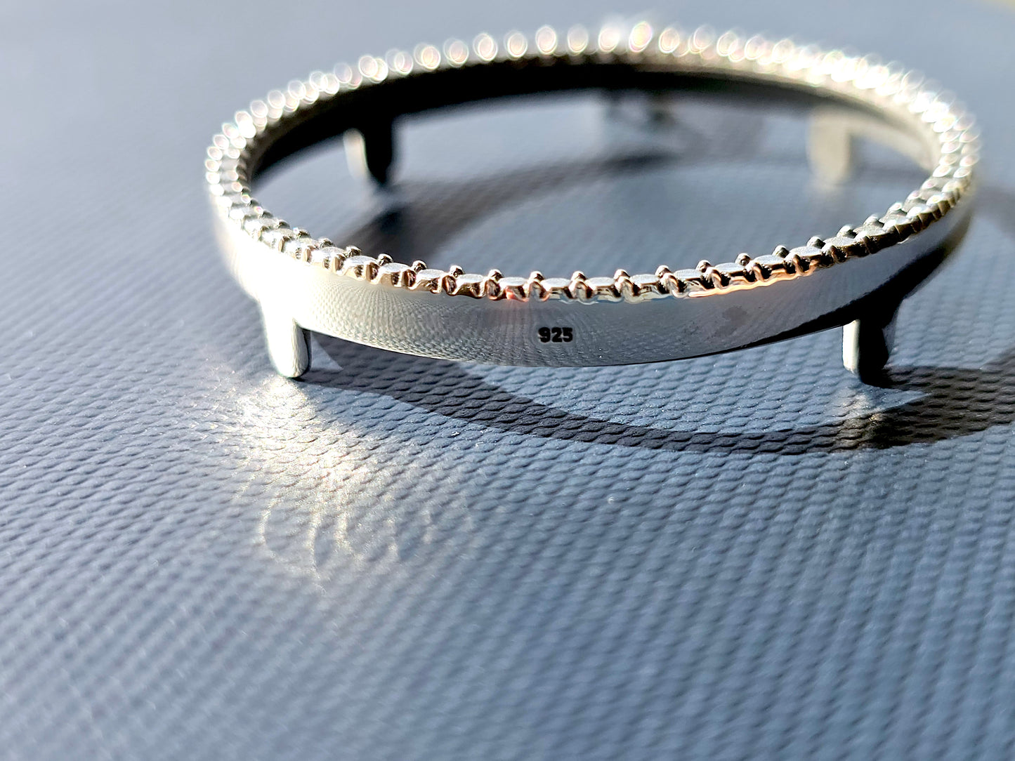 925 Sterling Silver Prong Back Illusion Edge Bezel for 38mm 1 Dollar Coins