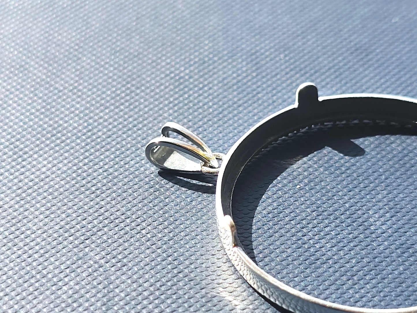 925 Sterling Silver Prong Back Illusion Edge Bezel for 38mm 1 Dollar Coins