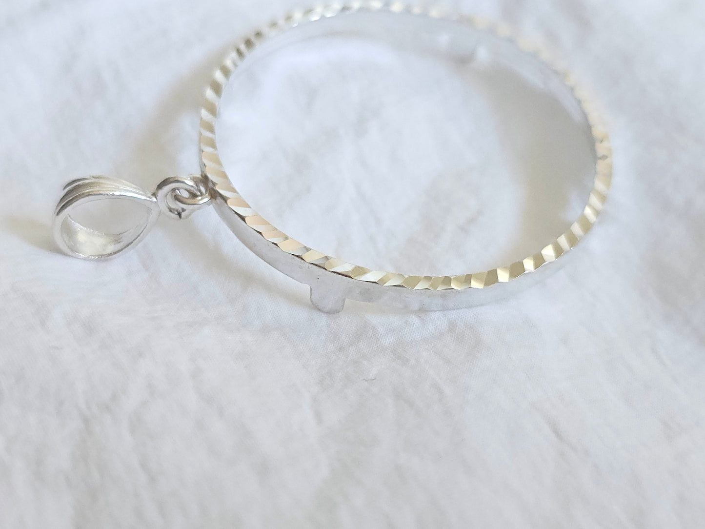 925 Sterling Silver Prong Back Diamond Cut Bezel for 34mm Mexican 1 Peso Coins