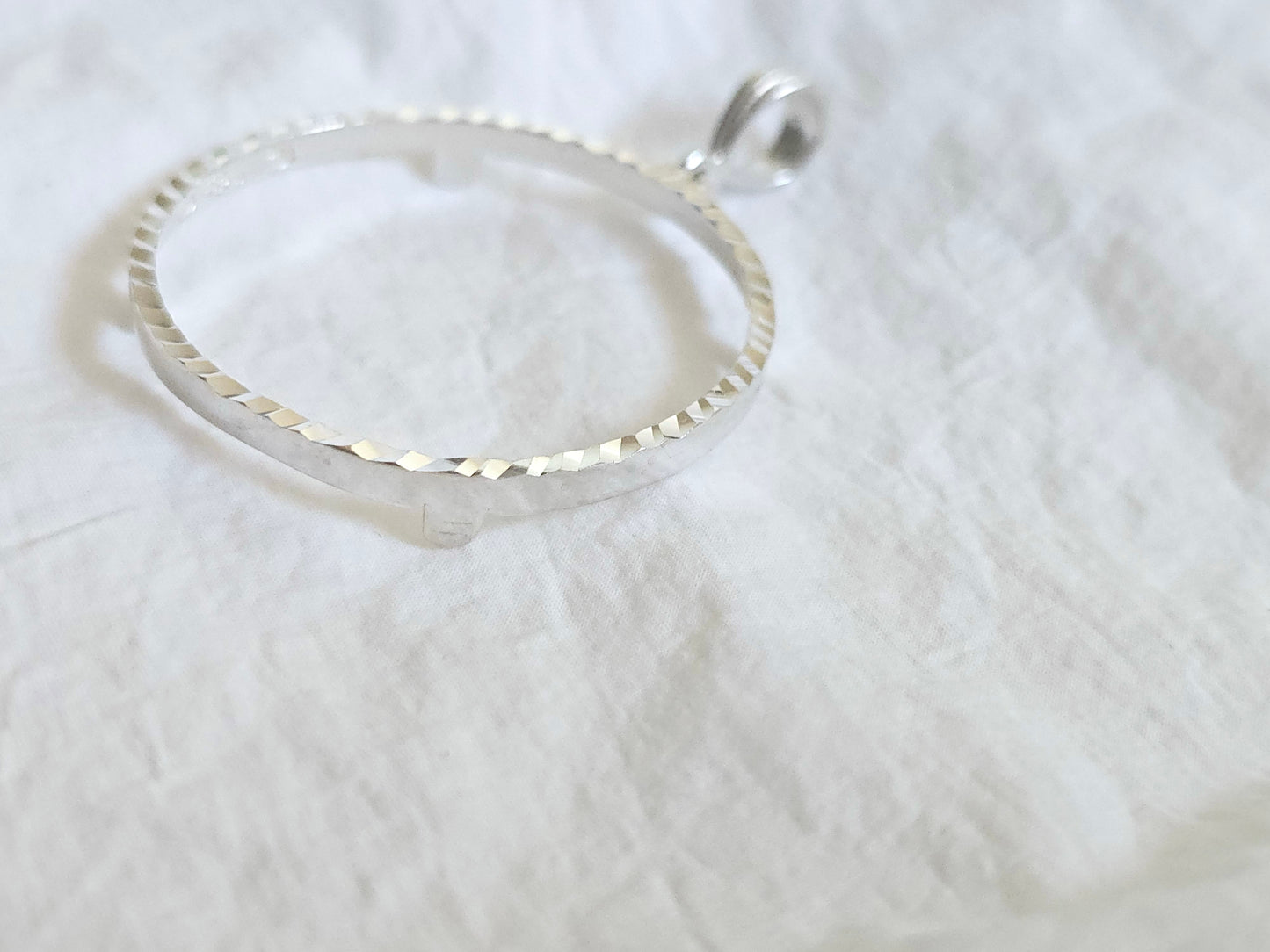 925 Sterling Silver Prong Back Diamond Cut Bezel for 34mm Mexican 1 Peso Coins