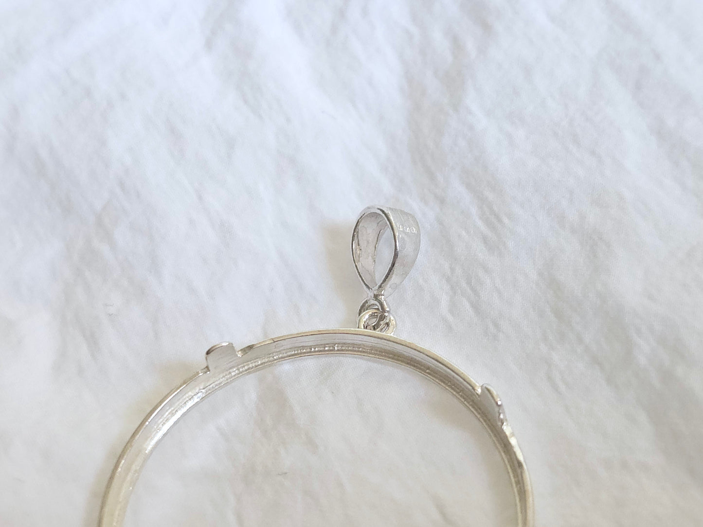 925 Sterling Silver Prong Back Diamond Cut Bezel for 34mm Mexican 1 Peso Coins