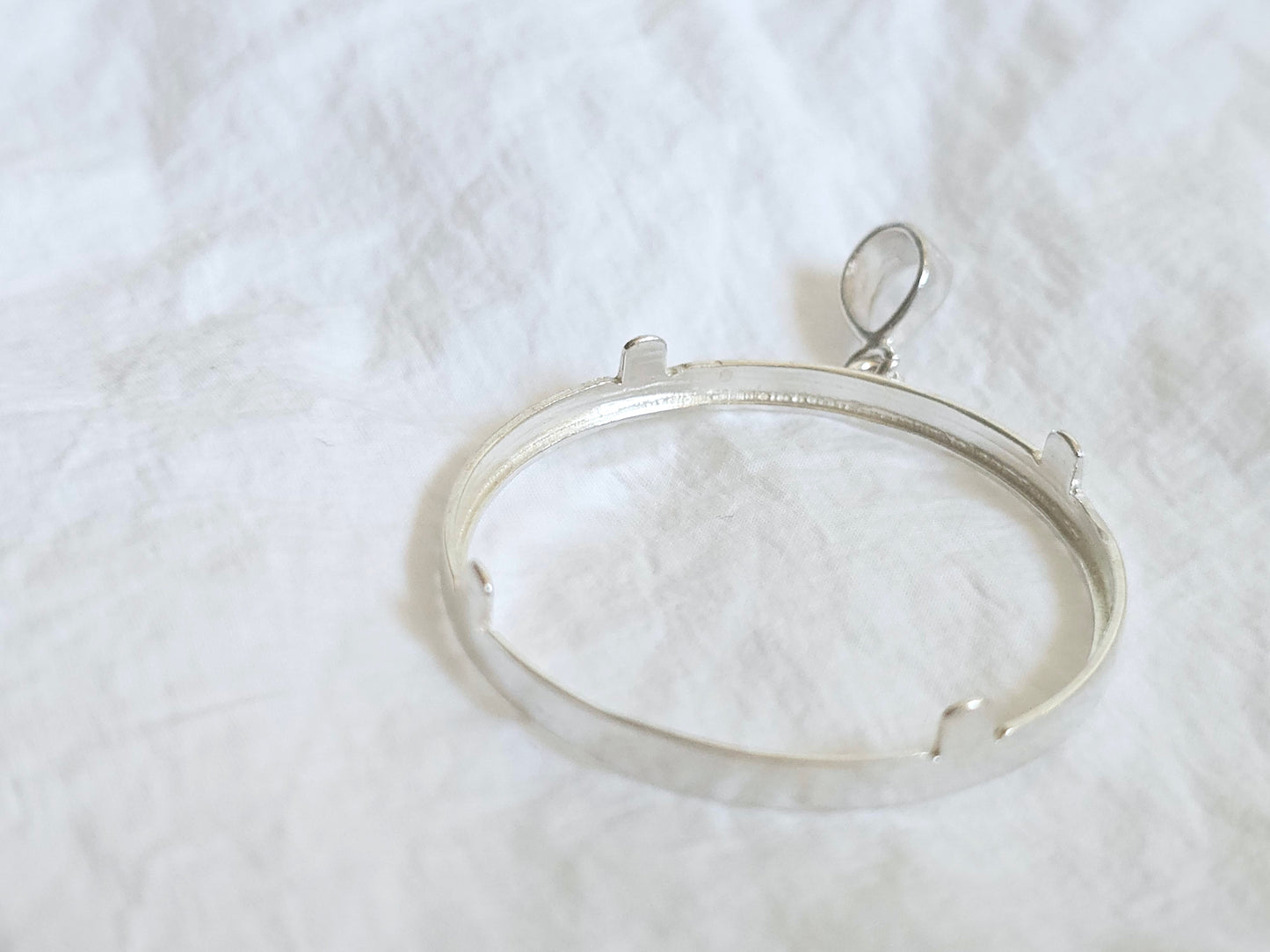 925 Sterling Silver Prong Back Diamond Cut Bezel for 34mm Mexican 1 Peso Coins