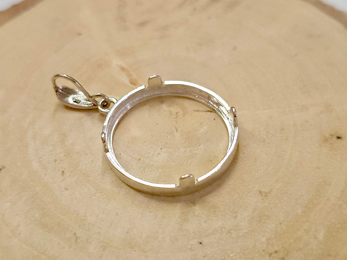 925 Sterling Silver Prong Back Diamond Cut for 22mm Nickel 5 Cent Coins