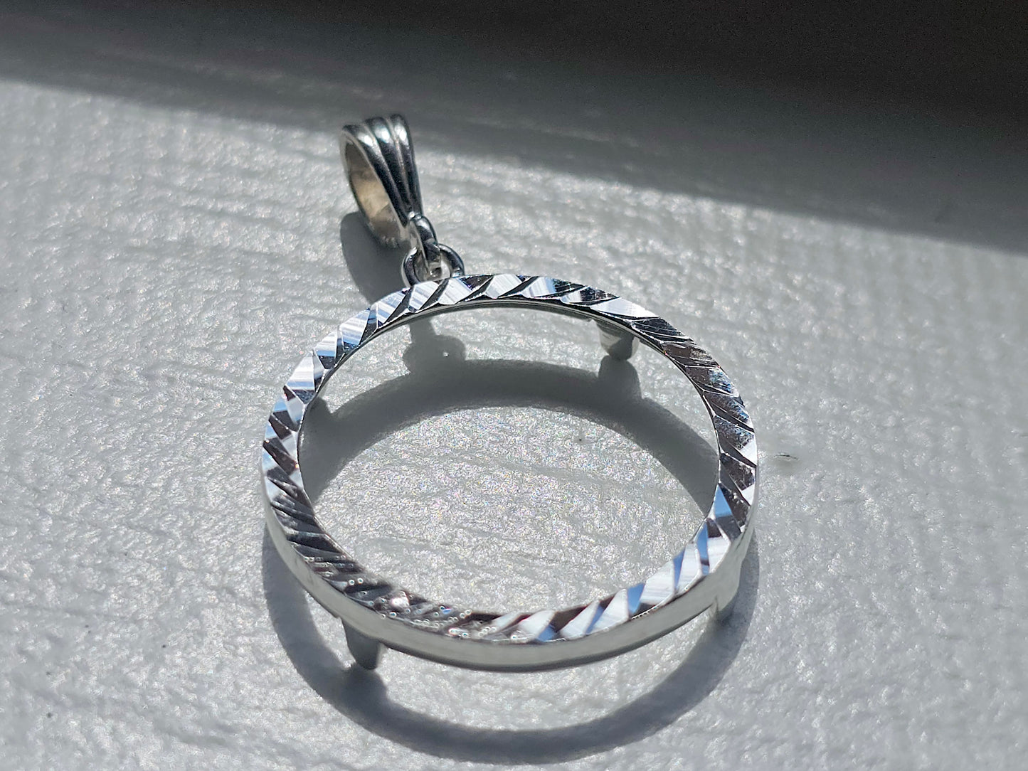 925 Sterling Silver Prong Back Diamond Cut Bezel for 24mm Quarter 25Cent Coins