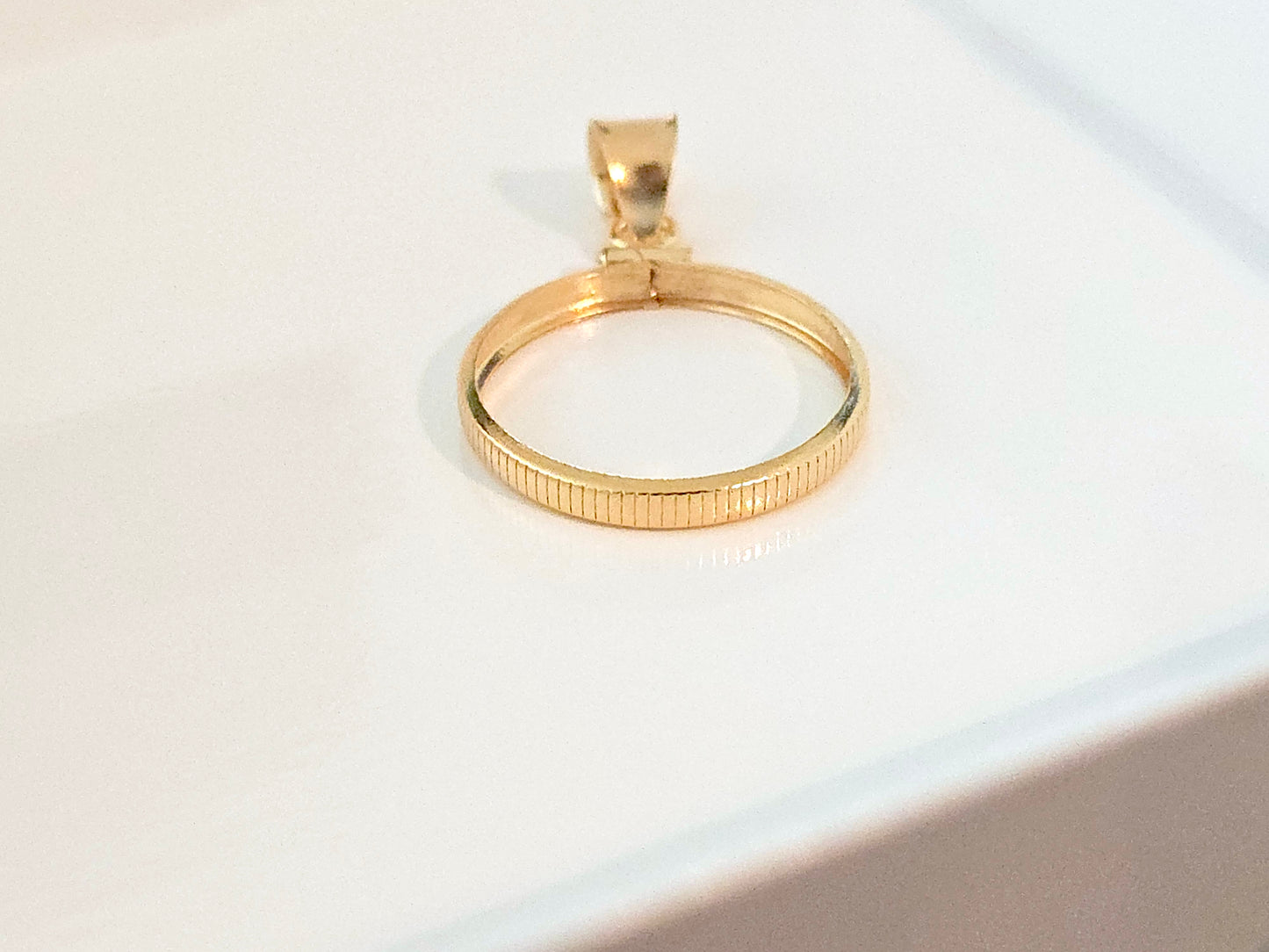 14K Gold Filled Screw Top Coin Edge Bezel for 21mm Nickel 5 Cent Coins