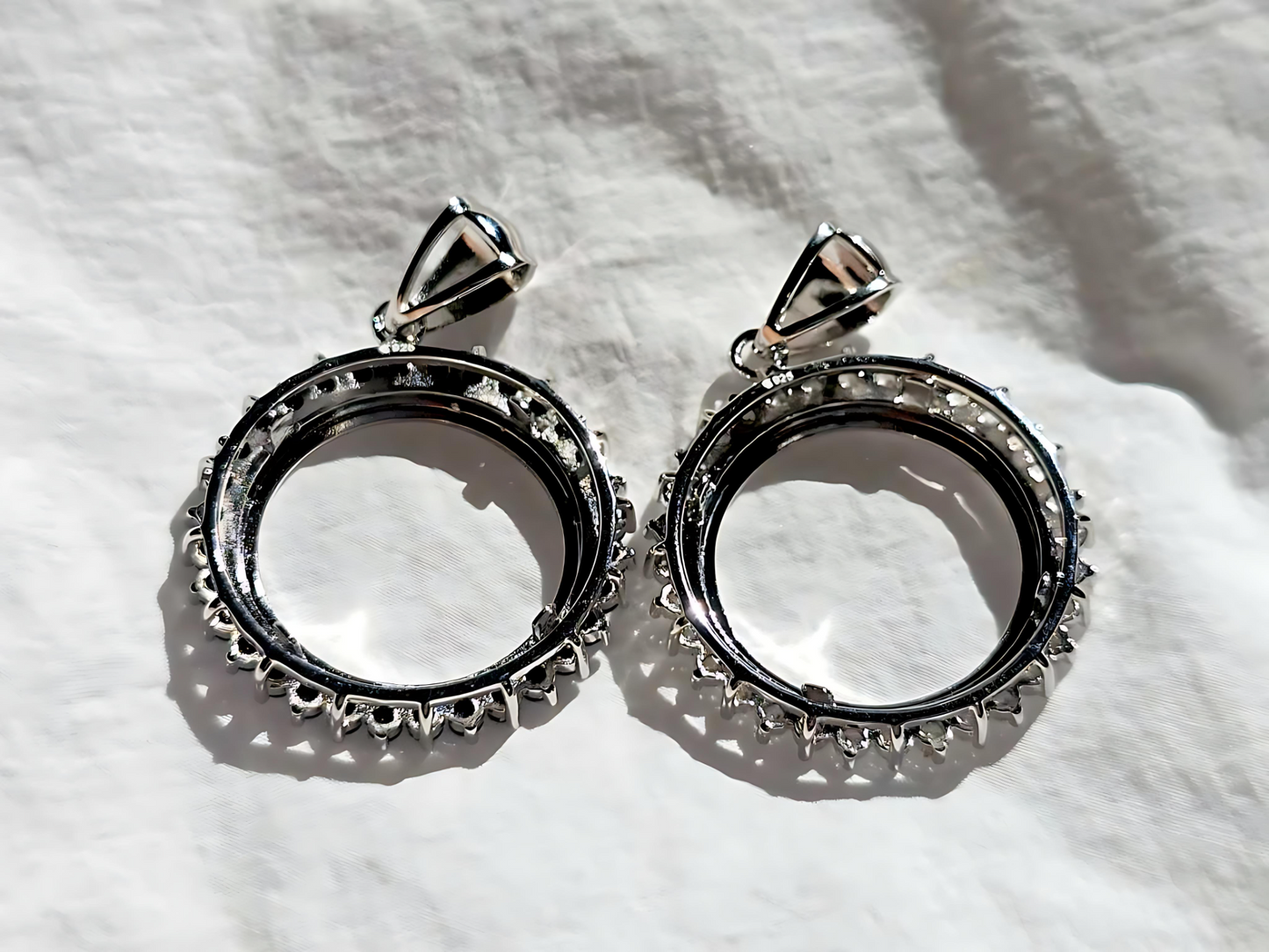 925 Sterling Silver Prong Back Cubic Zirconia CZ Halo Bezel for 19mm Penny 1 Cent Coins