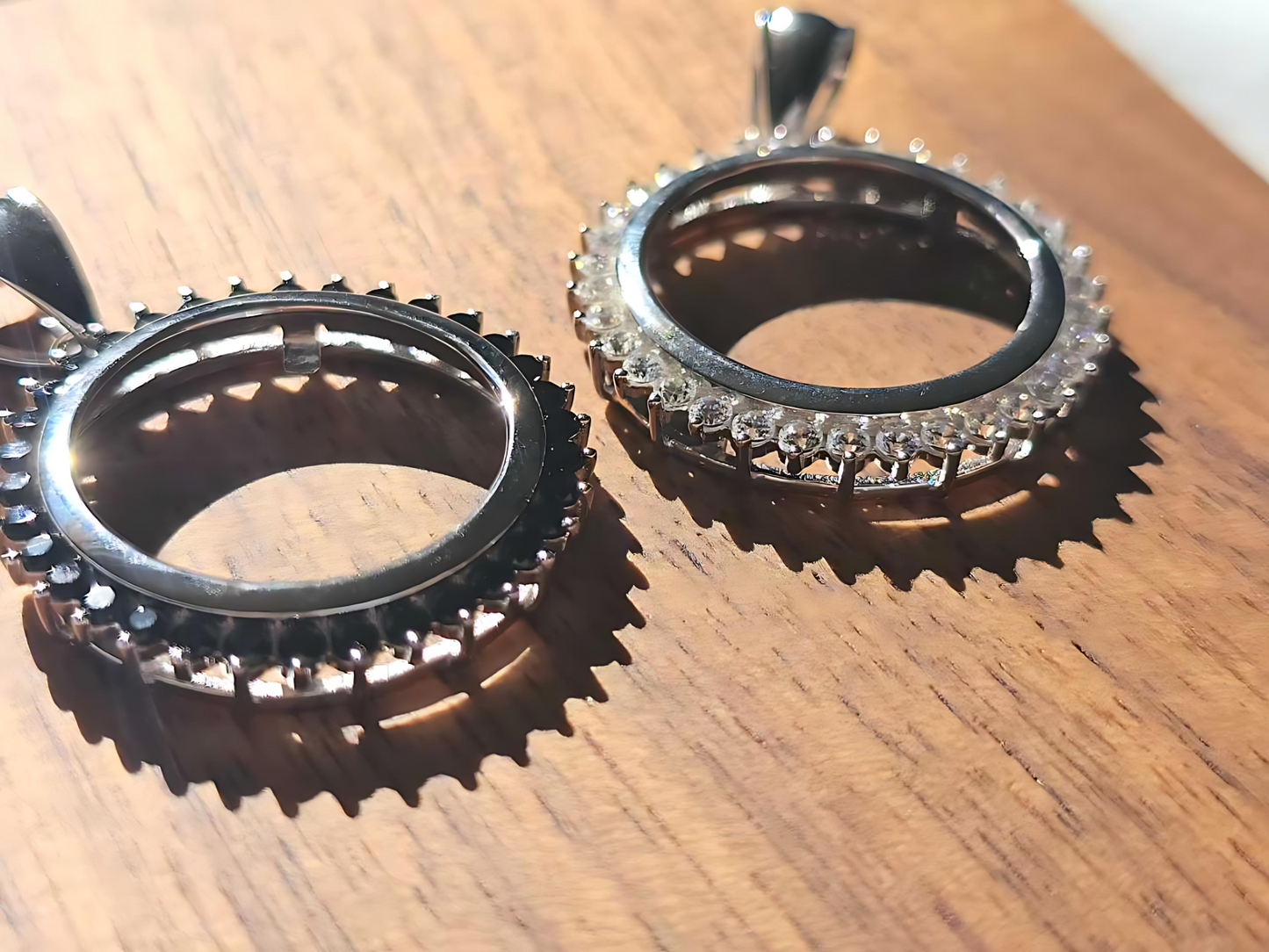 925 Sterling Silver Prong Back Cubic Zirconia CZ Halo Bezel for 21mm Nickel 5 Cent Coins