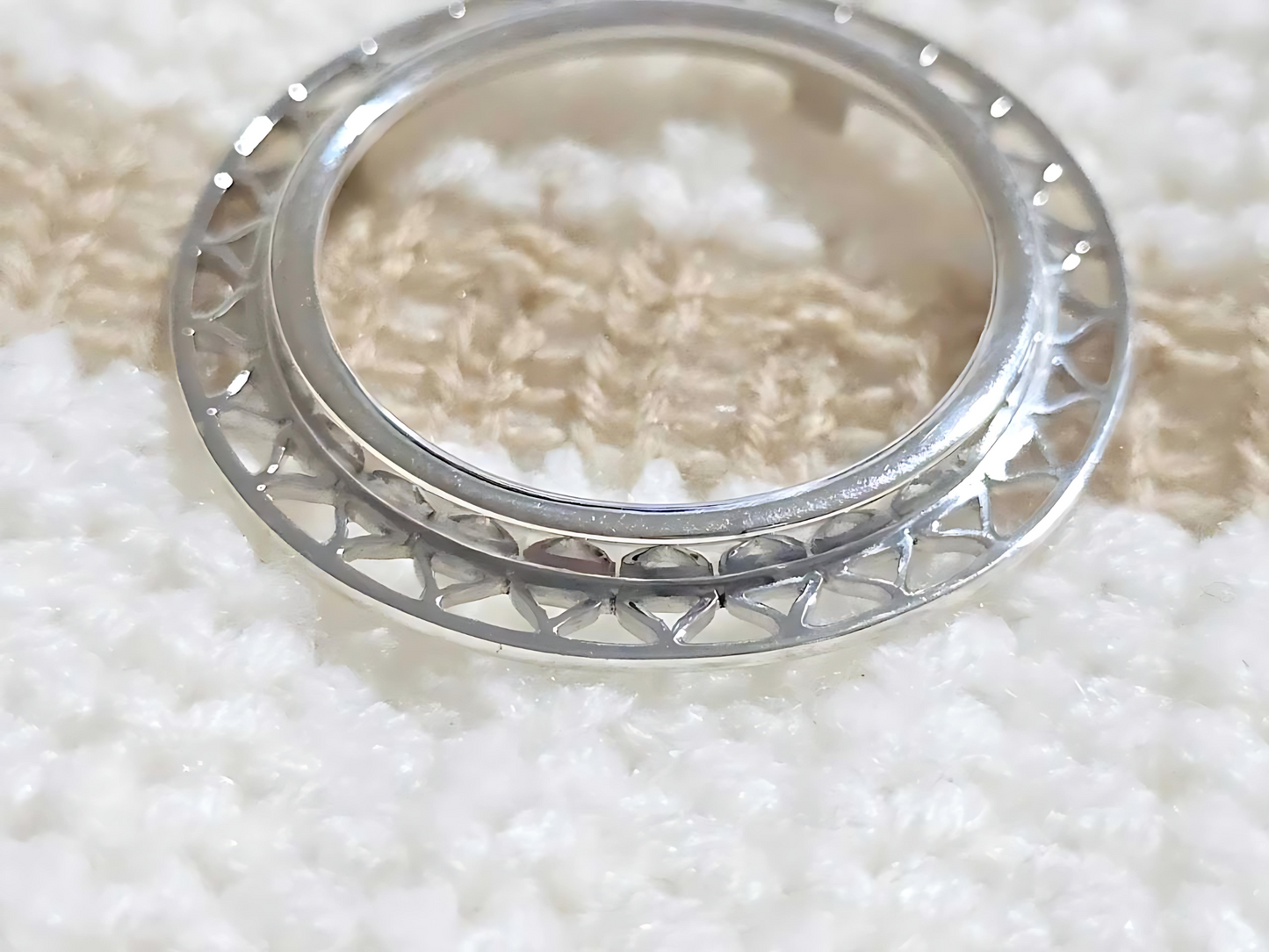 925 Sterling Silver Prong Back Filigree Edge Bezel for 30mm 50 Cent Coins