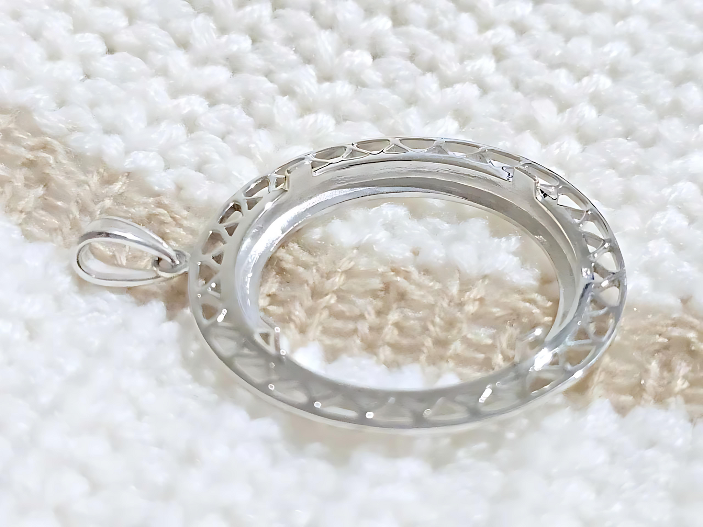 925 Sterling Silver Prong Back Filigree Edge Bezel for 30mm 50 Cent Coins