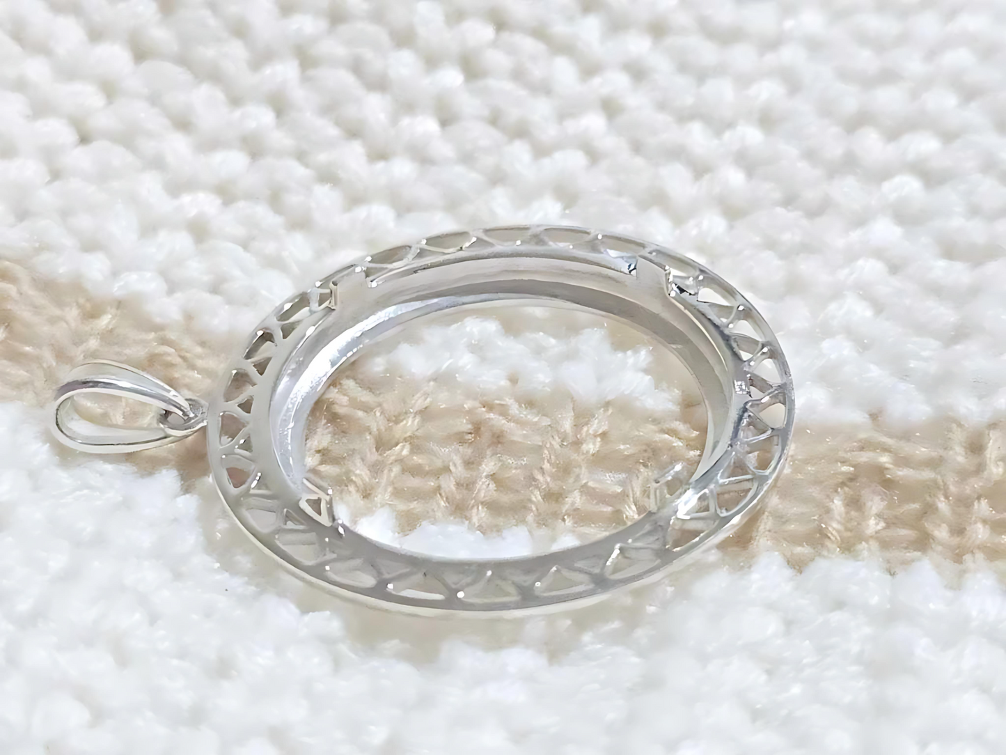 925 Sterling Silver Prong Back Filigree Edge Bezel for 30mm 50 Cent Coins