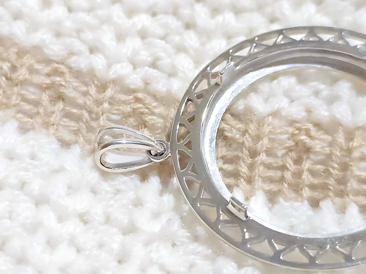 925 Sterling Silver Prong Back Filigree Edge Bezel for 30mm 50 Cent Coins