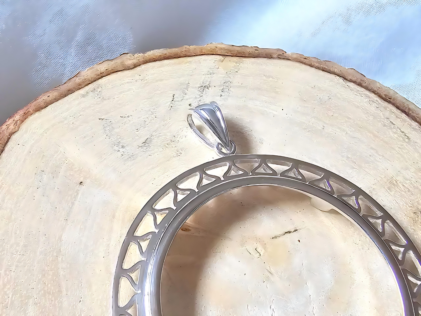 925 Sterling Silver Prong Back Filigree Edge Bezel for 34mm Mexican 1 Peso Coins