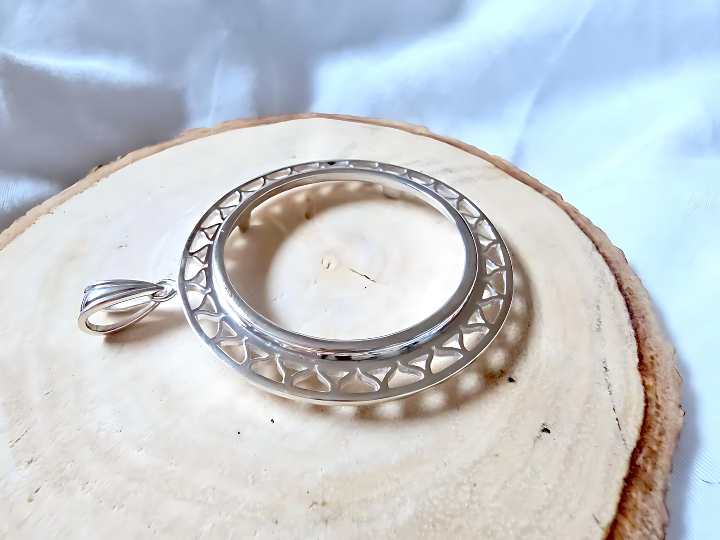 925 Sterling Silver Prong Back Filigree Edge Bezel for 34mm Mexican 1 Peso Coins