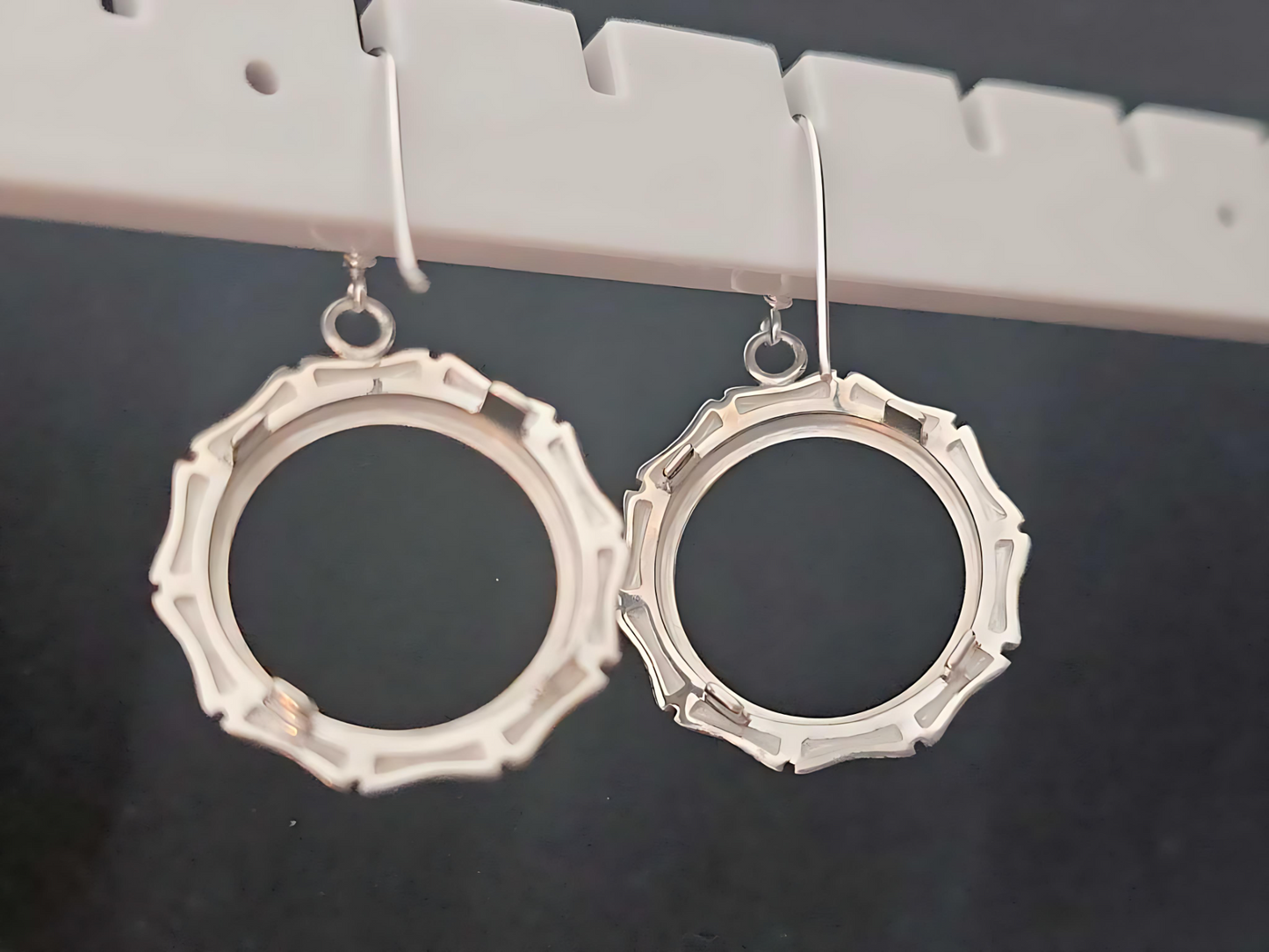 925 Sterling Silver Prong Back Bamboo Edge Bezel Earring for 18mm 10 Cent Coins