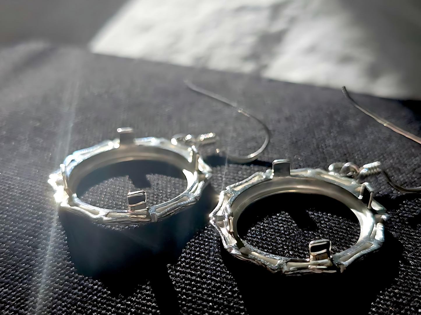 925 Sterling Silver Prong Back Bamboo Edge Bezel Earring for 18mm 10 Cent Coins