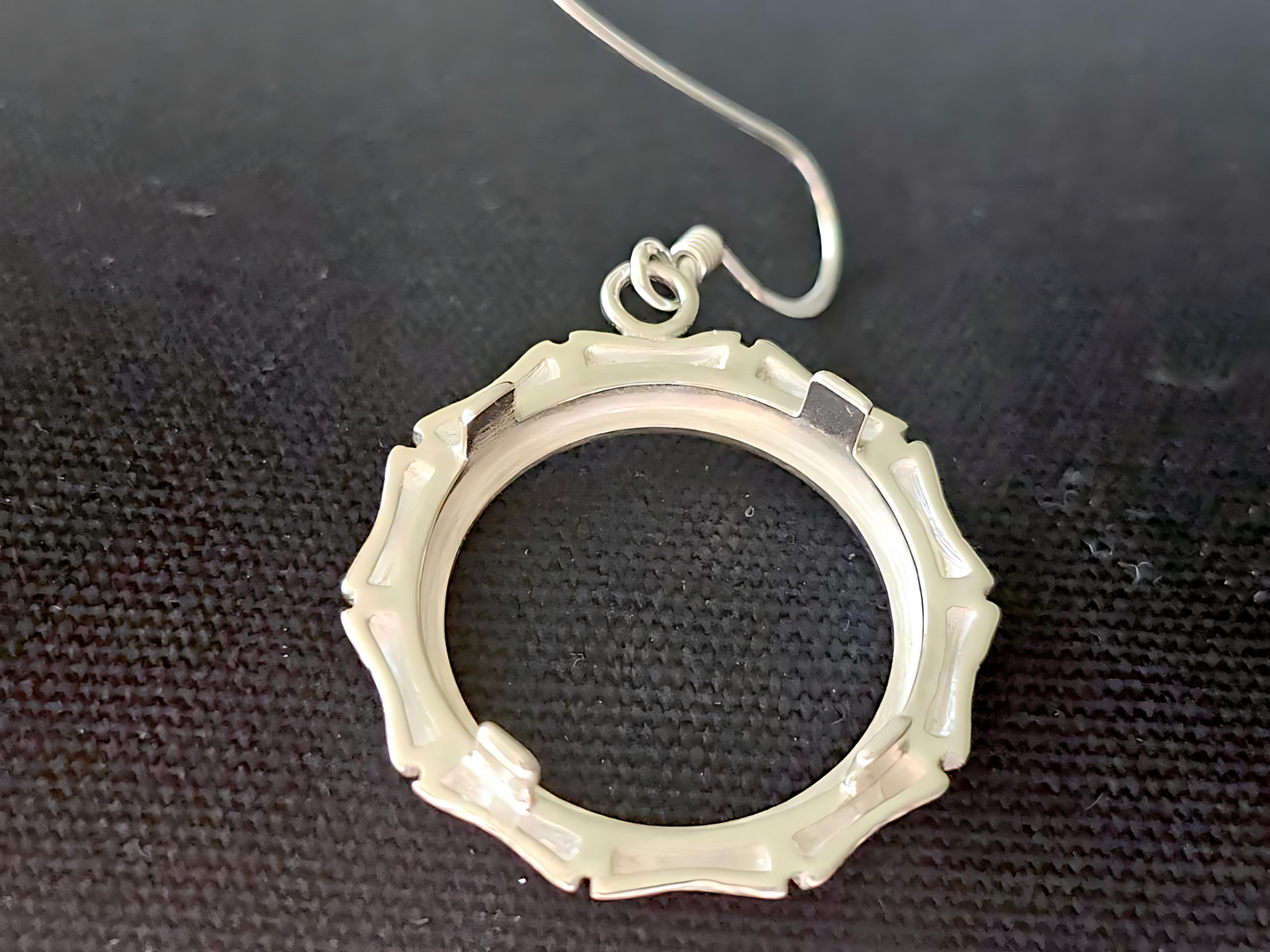 925 Sterling Silver Prong Back Bamboo Edge Bezel Earring for 18mm 10 Cent Coins