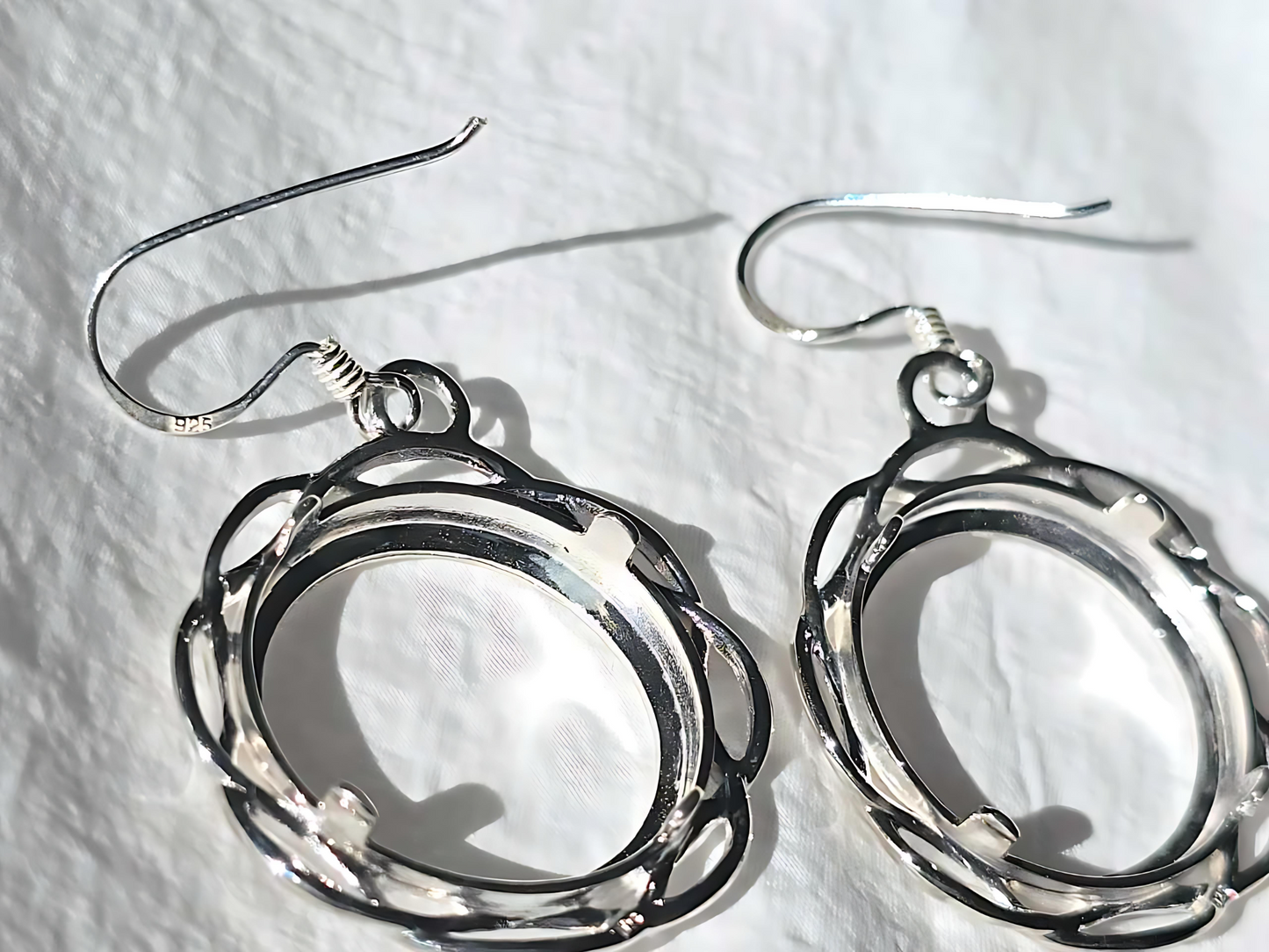 925 Sterling Silver Prong Back Braided Edge Bezel Earring for 18mm 10 Cent Coins