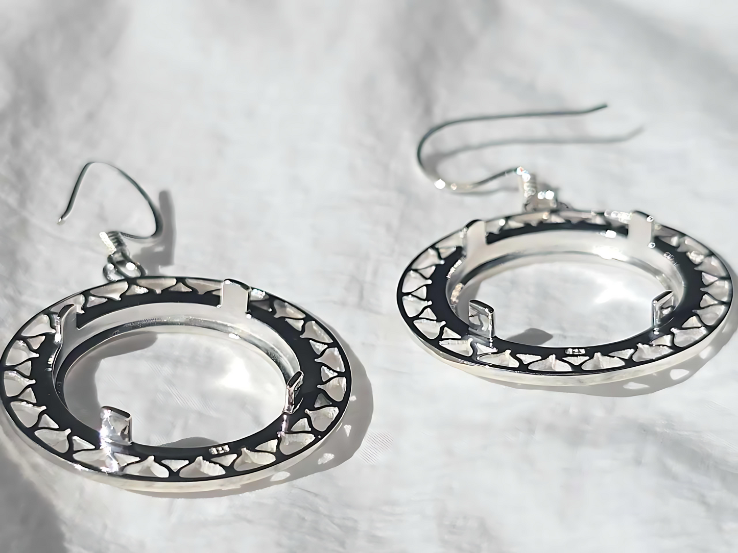 925 Sterling Silver Prong Back Filigree Edge Bezel Earring for 18mm 10 Cent Coins