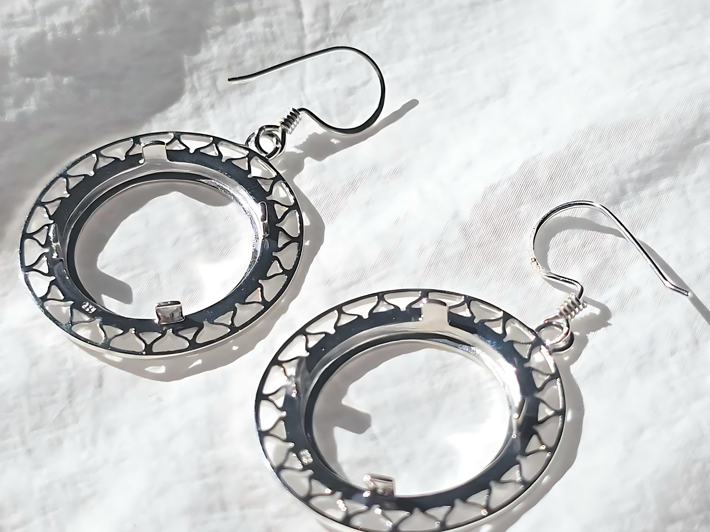 925 Sterling Silver Prong Back Filigree Edge Bezel Earring for 18mm 10 Cent Coins