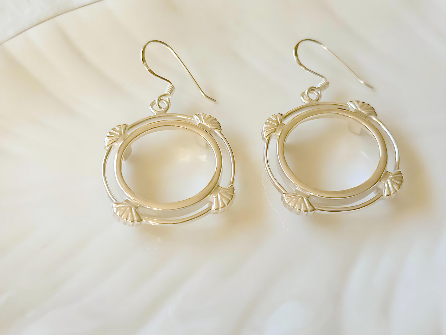 925 Sterling Silver Prong Back Clamshell Edge Bezel Earring for 18mm Dime 10 Cent Coins