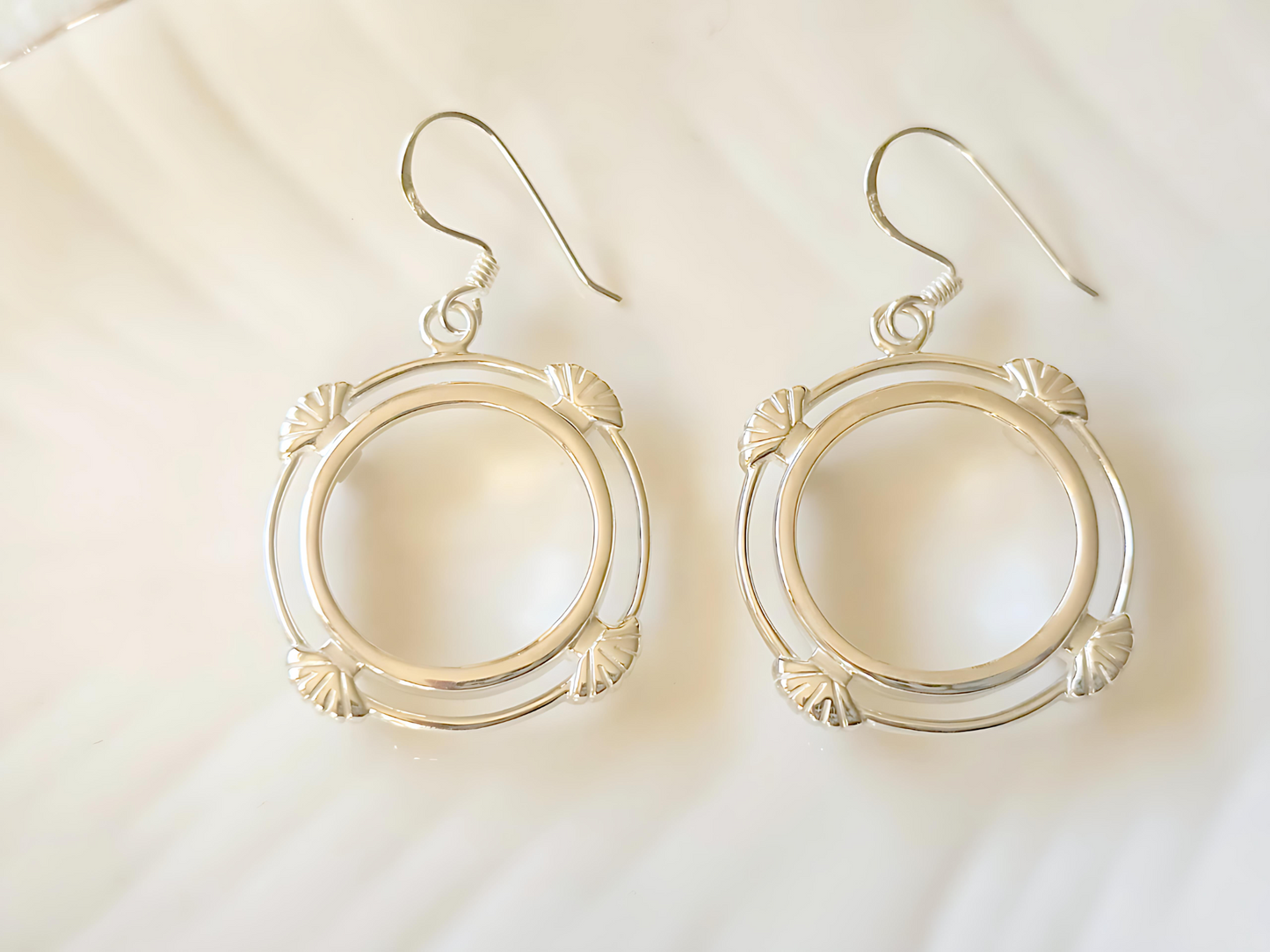 925 Sterling Silver Prong Back Clamshell Edge Bezel Earring for 18mm Dime 10 Cent Coins