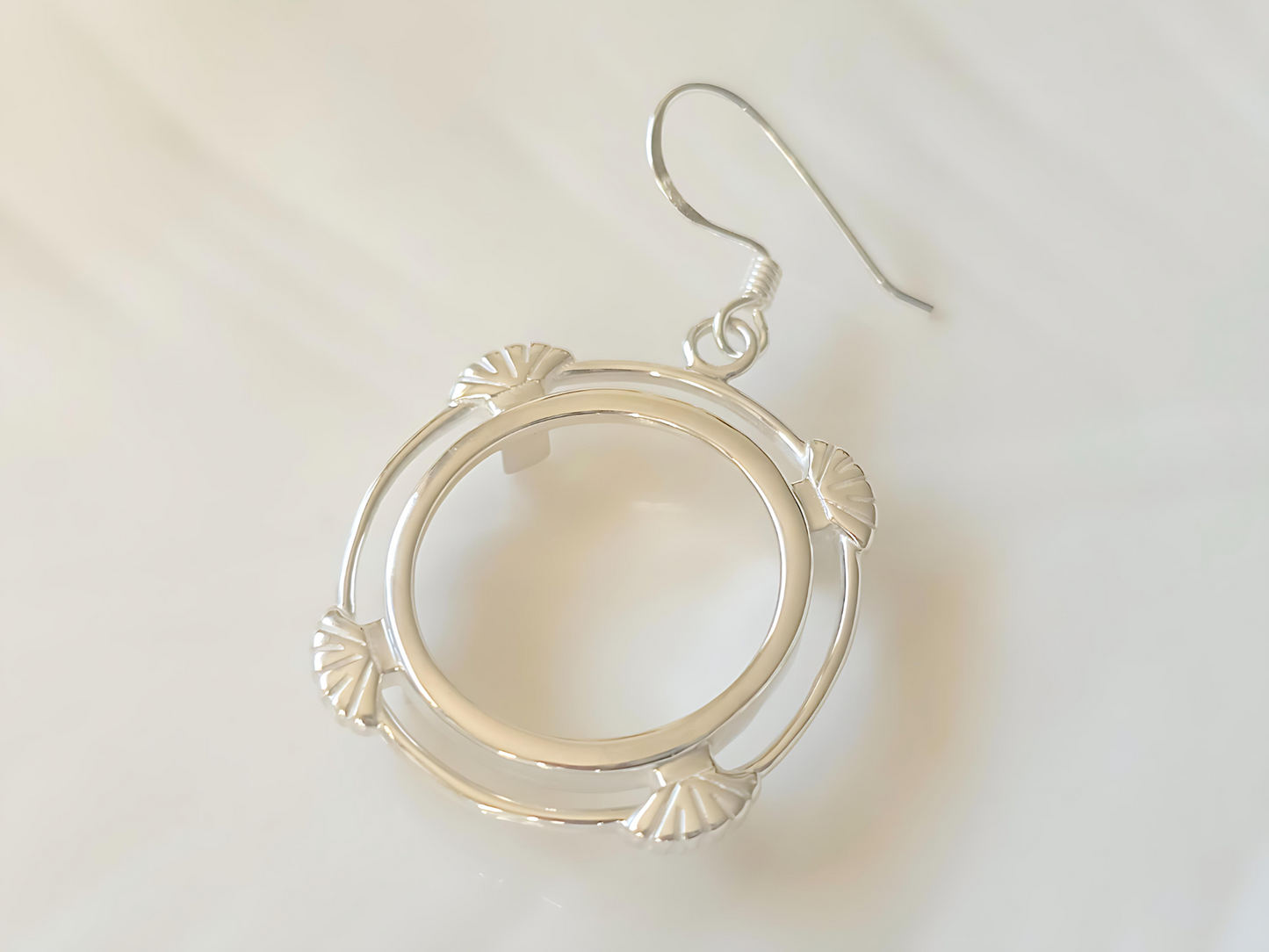 925 Sterling Silver Prong Back Clamshell Edge Bezel Earring for 18mm Dime 10 Cent Coins