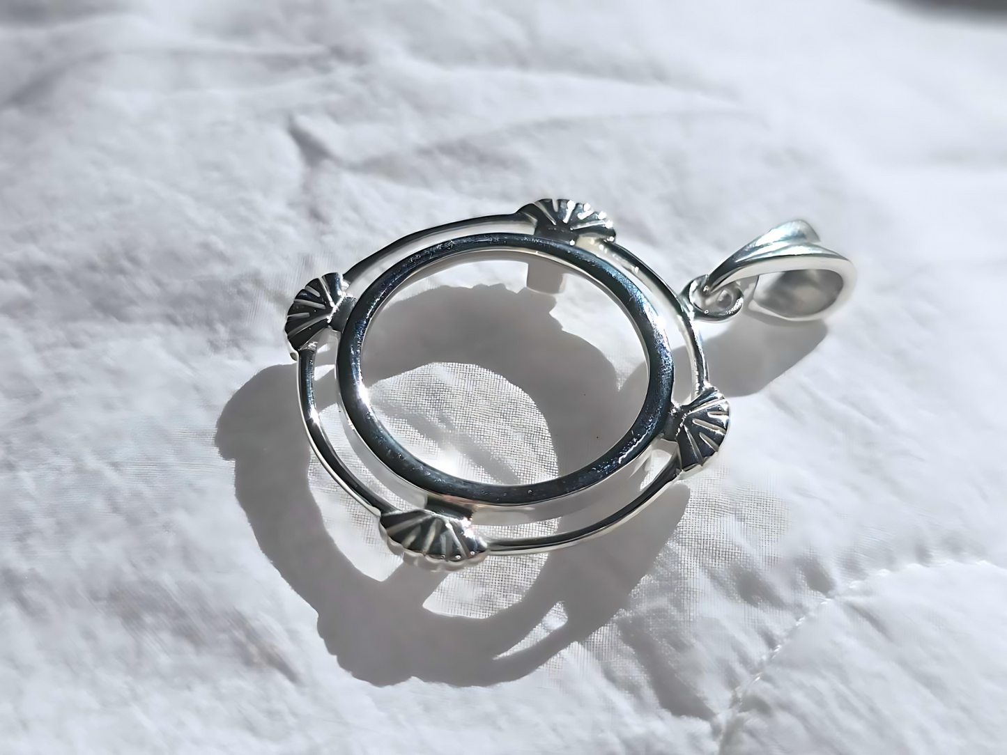 925 Sterling Silver Prong Back Clamshell Edge Bezel for 18mm 10 Cent Coins