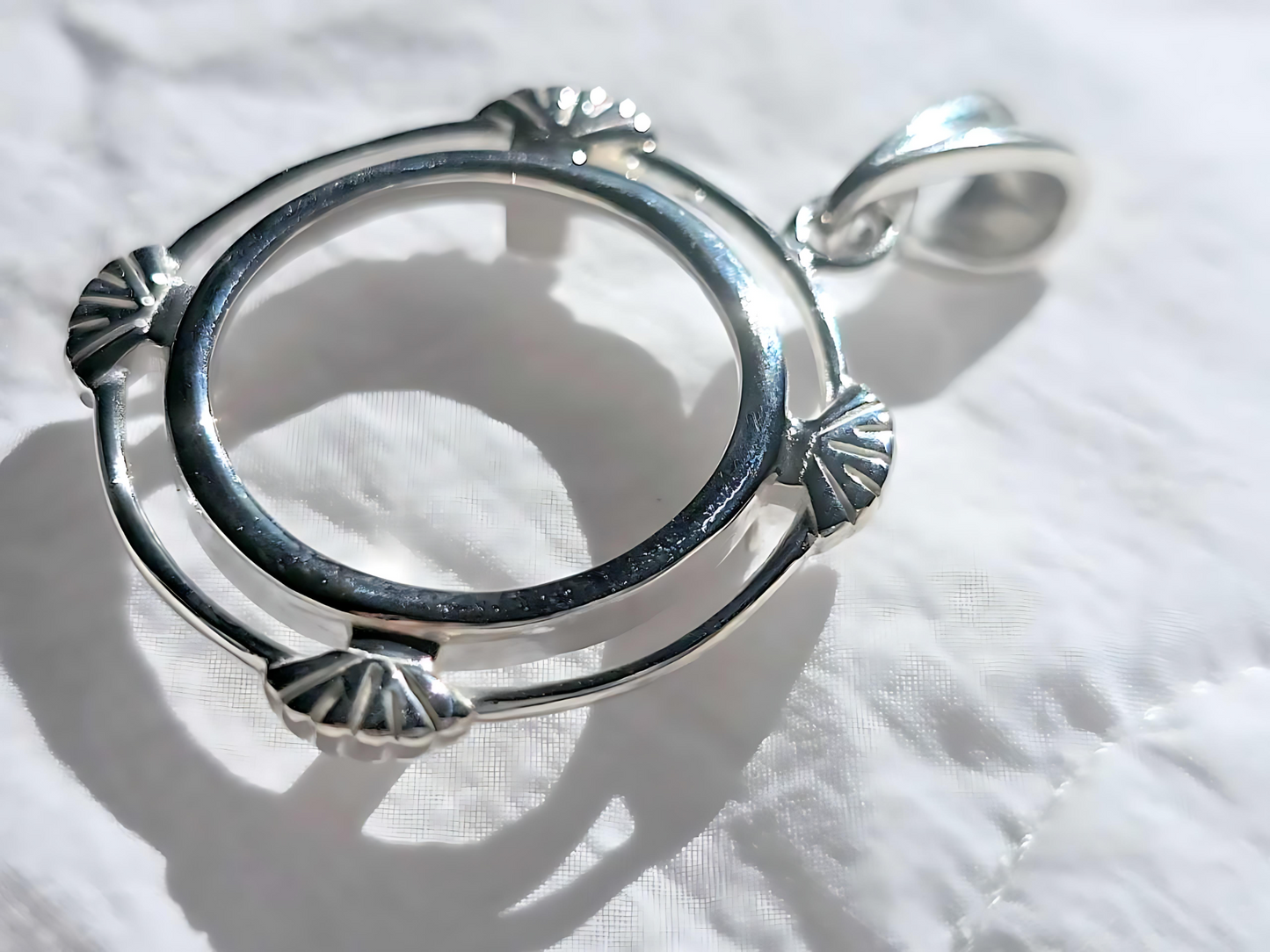 925 Sterling Silver Prong Back Clamshell Edge Bezel for 18mm 10 Cent Coins