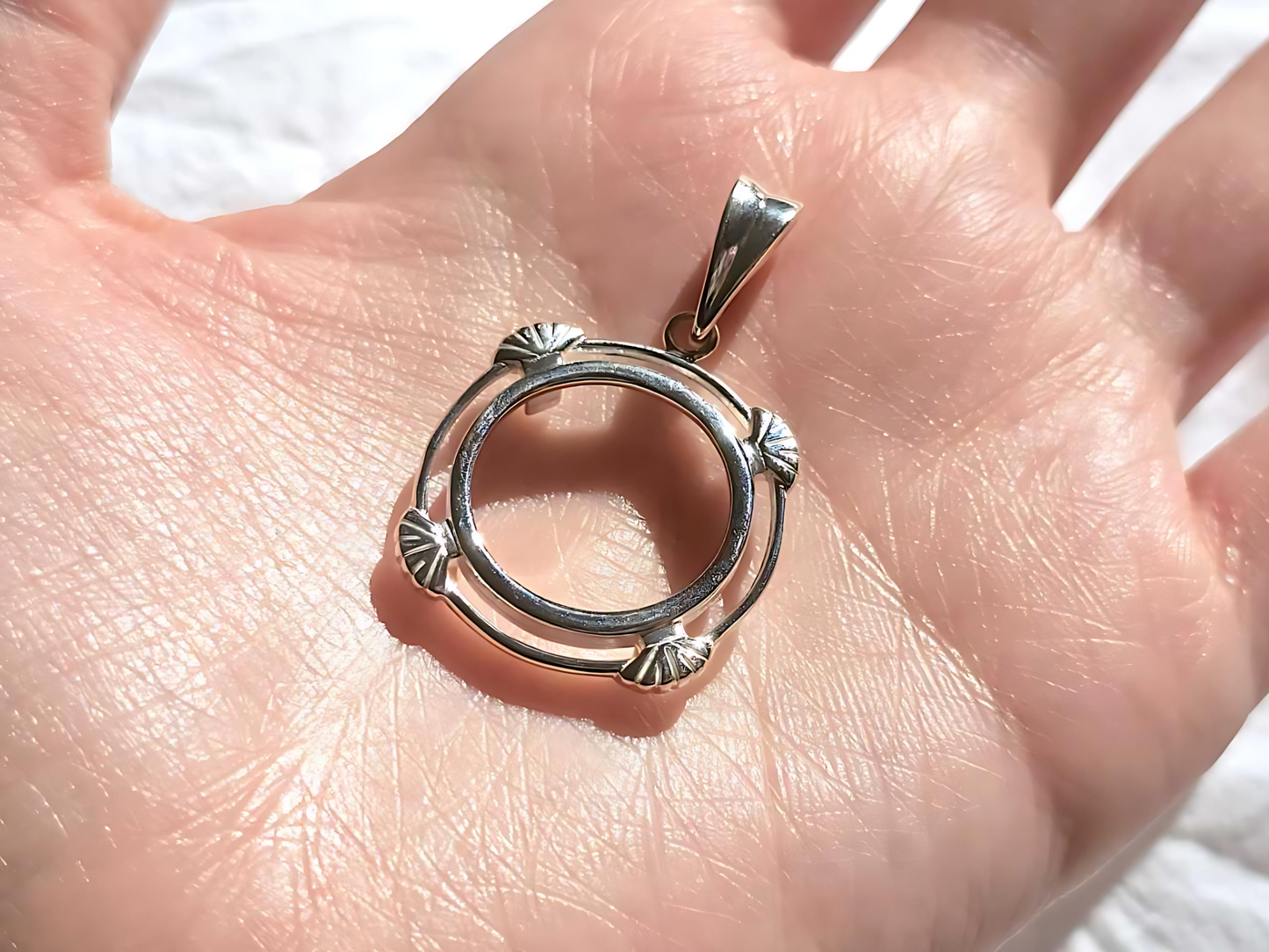 925 Sterling Silver Prong Back Clamshell Edge Bezel for 18mm 10 Cent Coins