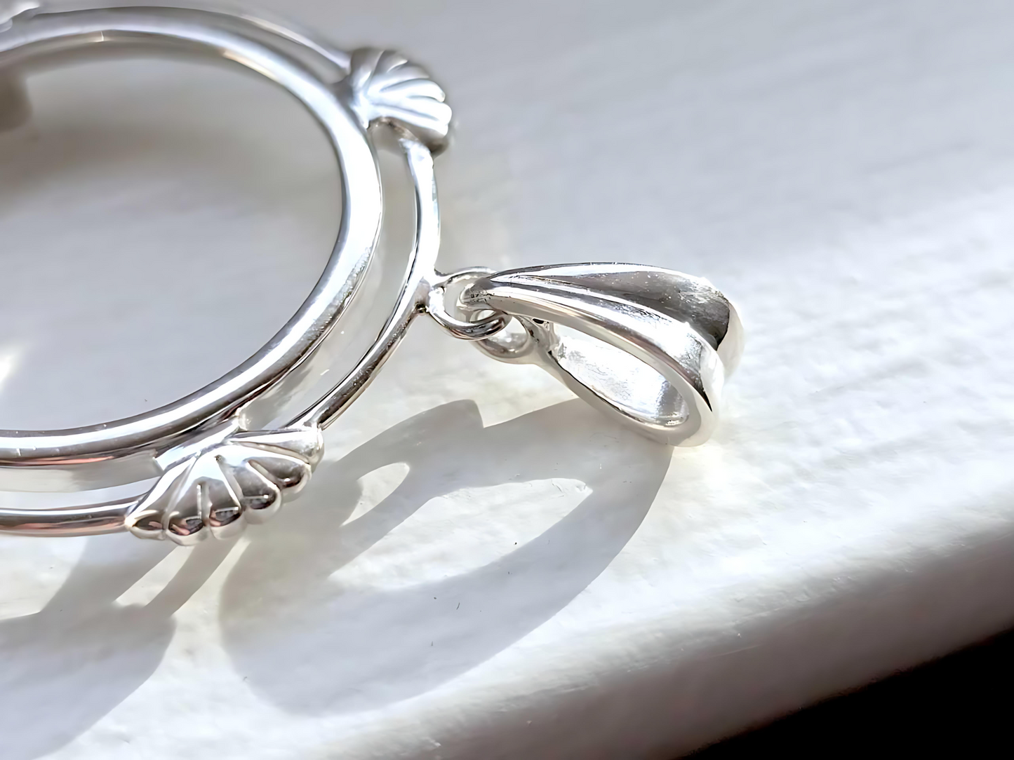 925 Sterling Silver Prong Back Clamshell Edge Bezel for 24mm Quarter 25Cent Coins